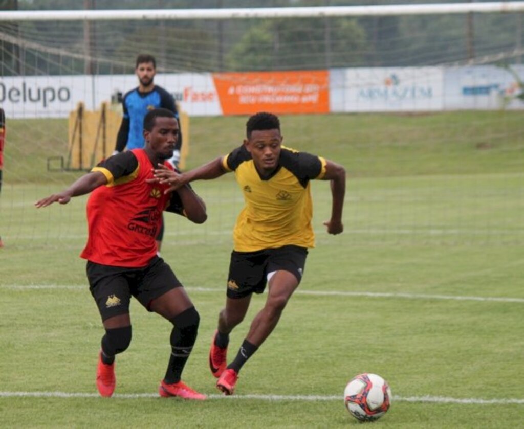 Criciúma se prepara para enfrentar o JEC, neste domingo