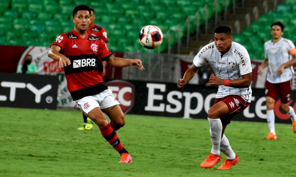 Fluminense vence Flamengo no Maracanã