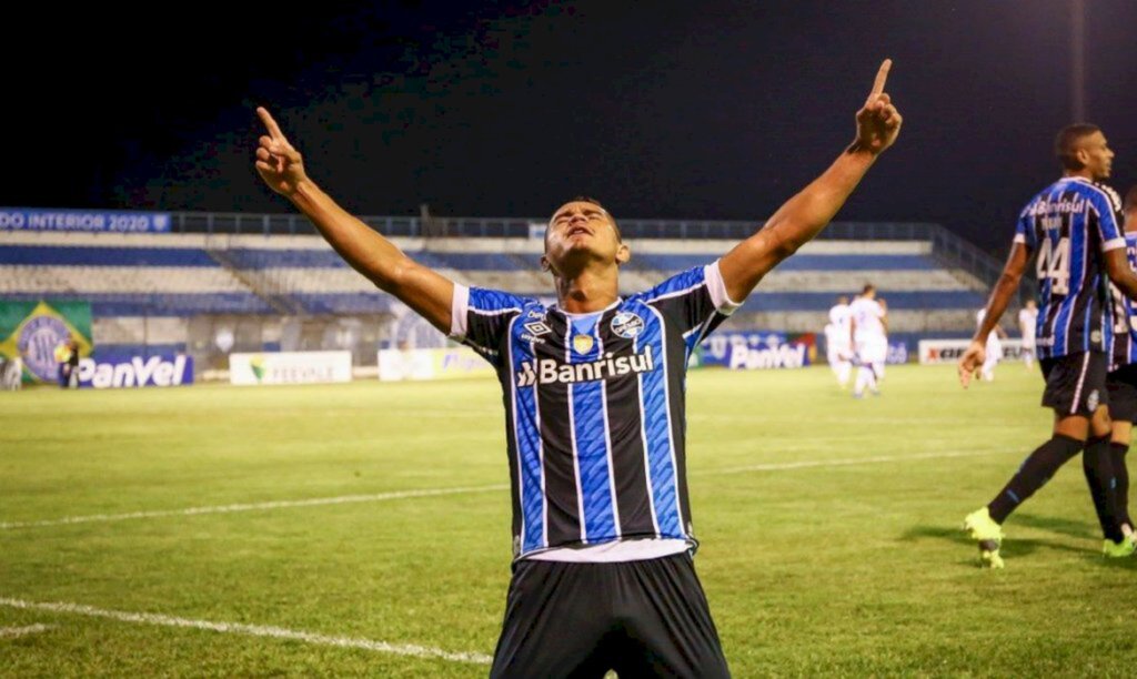 Gaúcho: com muitos garotos, Grêmio ganha do Esportivo na Serra