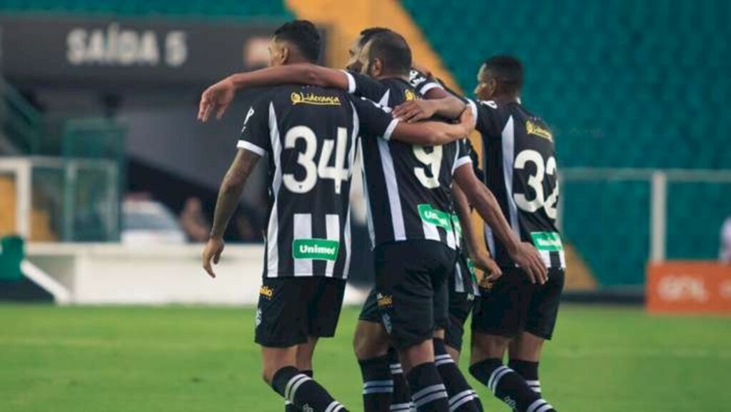 Metropolitano e Figueirense esbarram na trave e empatam sem gols