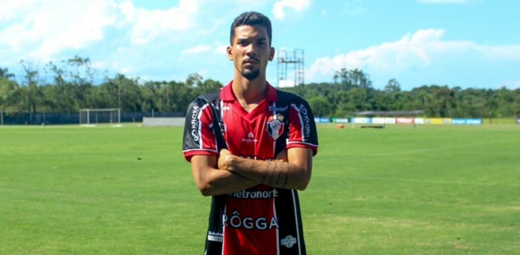 Athletico Paranaense empresta Paulo Victor para o JEC