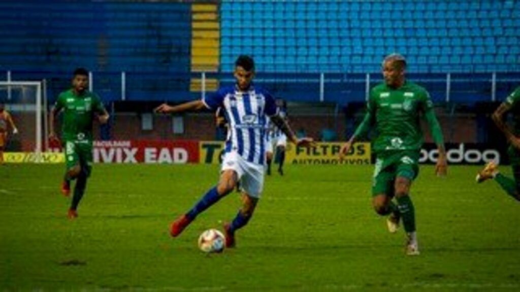 Avaí vence Guarani por 2 x 1