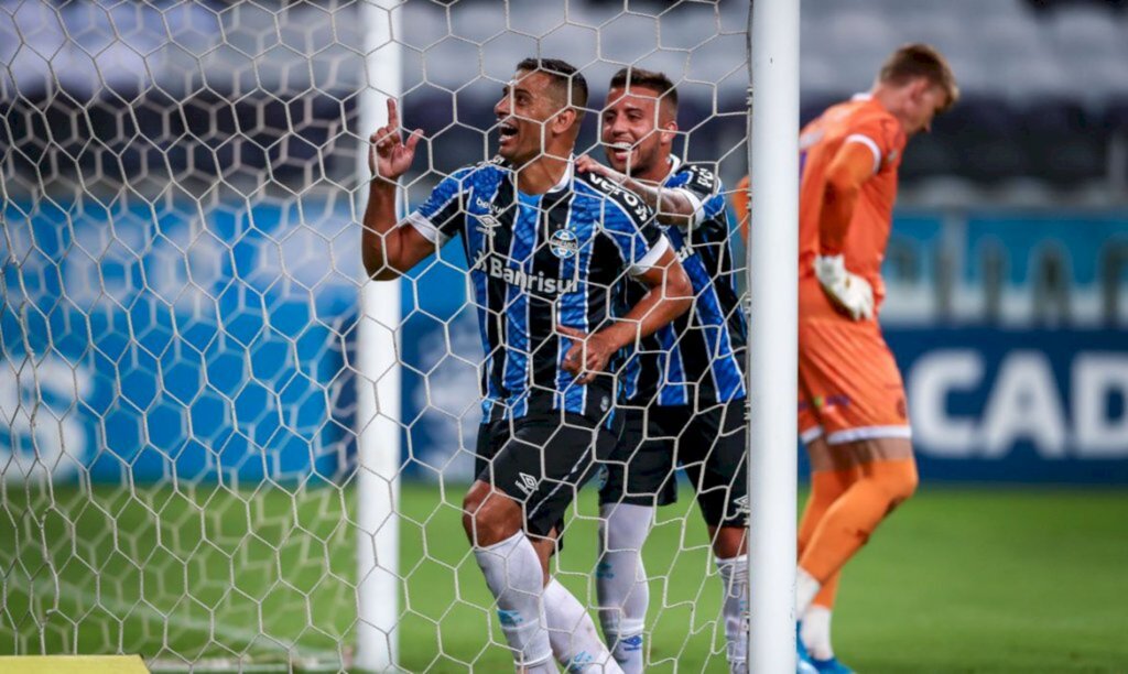 Grêmio vence Bahia na abertura da 28ª rodada do Brasileiro