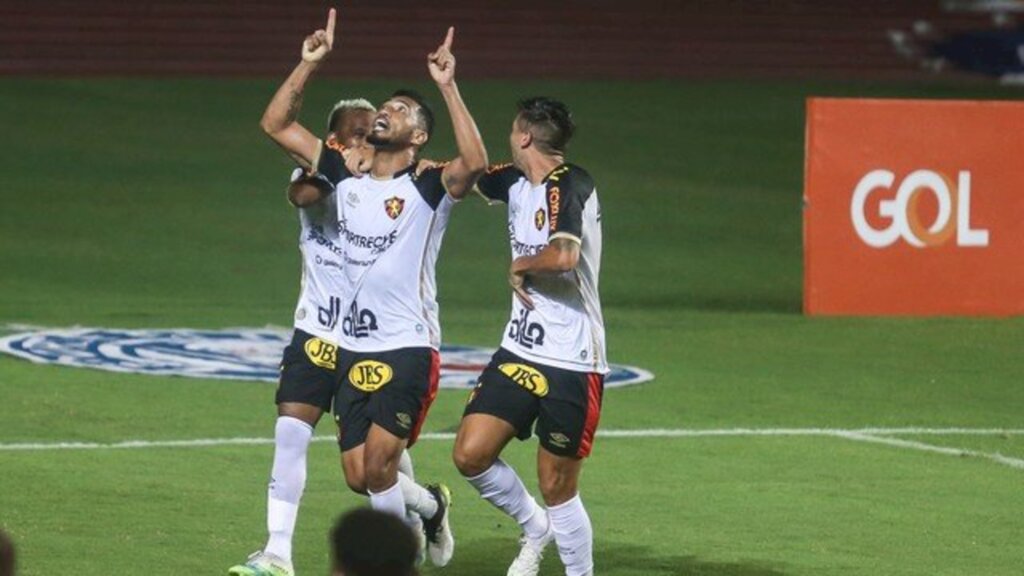 Tiago Caldas - Hernane comemora gol marcado diante do Bahia