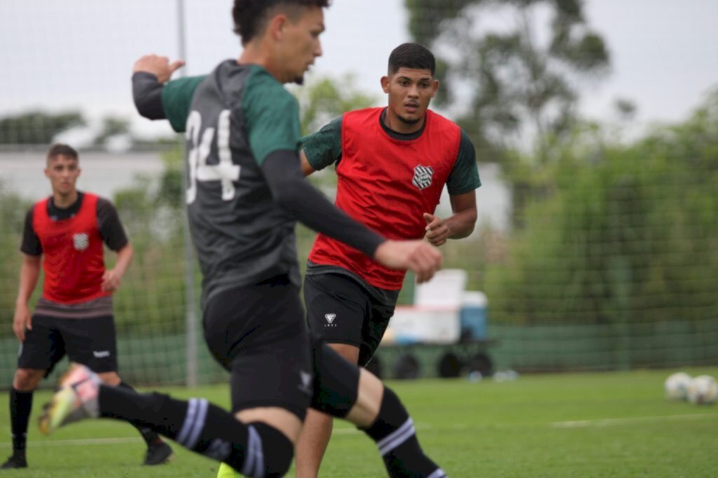 Figueirense segue preparação para enfrentar o Avaí no sábado (26)