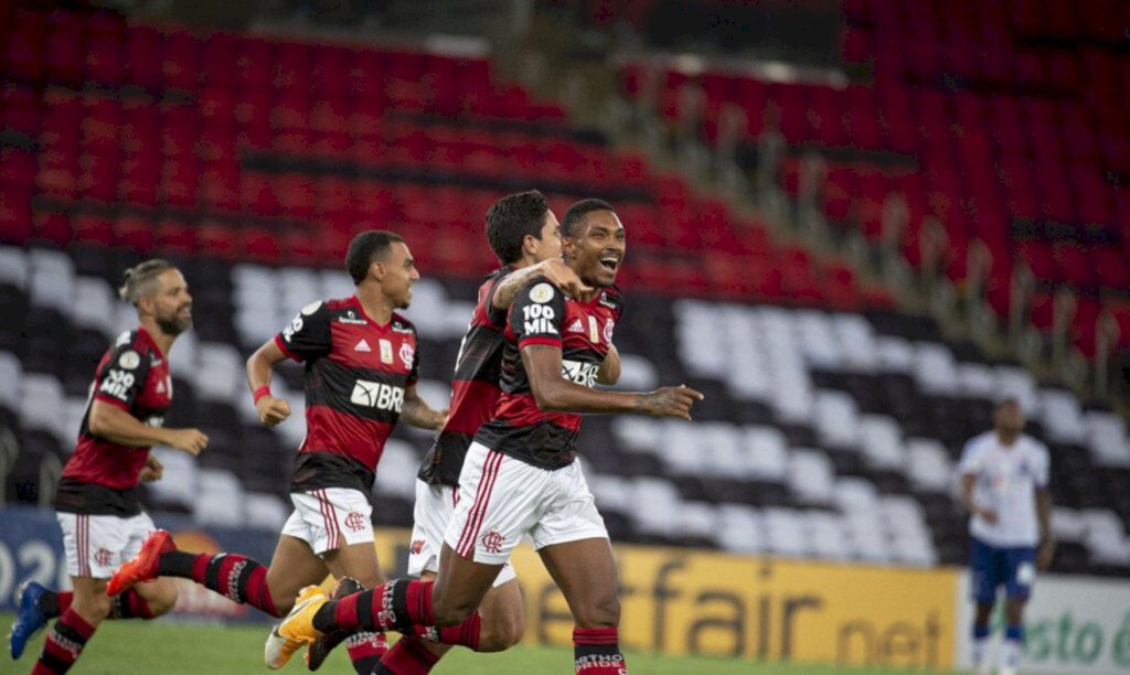 Fla vence Bahia por 4 a 3 e sobe para a vice-liderança do Brasileirão