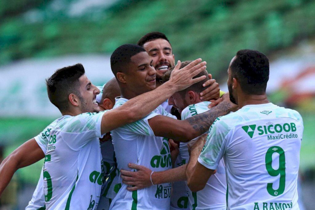 Chape luta até o fim e pontua contra o América