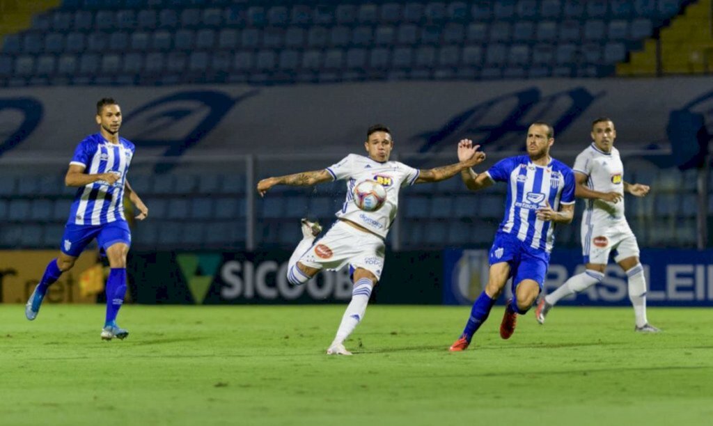 Série B: Avaí empata nos acréscimos e frustra Cruzeiro na Ressacada