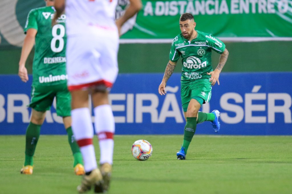 Líder Chape fica no empate