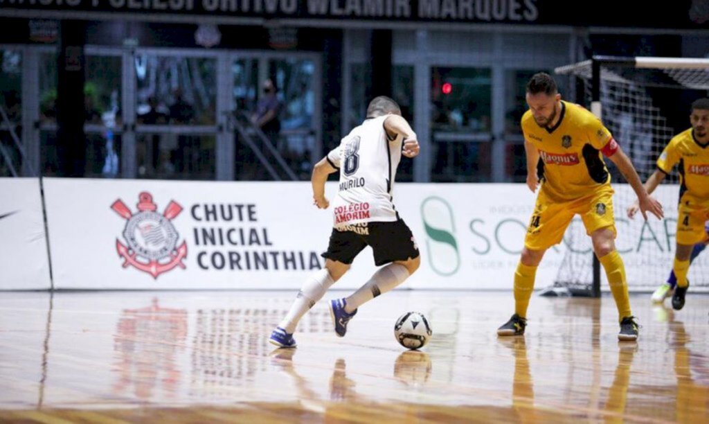 Futsal: Corinthians e Magnus empatam no primeiro jogo da final