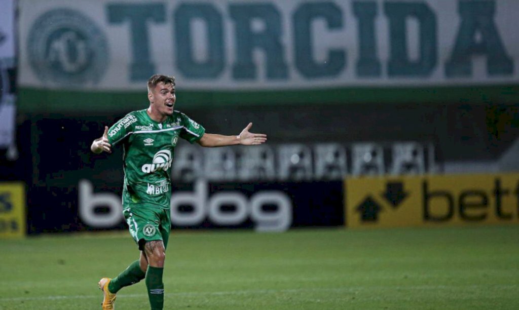 Série B: Líder Chapecoense supera Cuiabá na Arena Condá