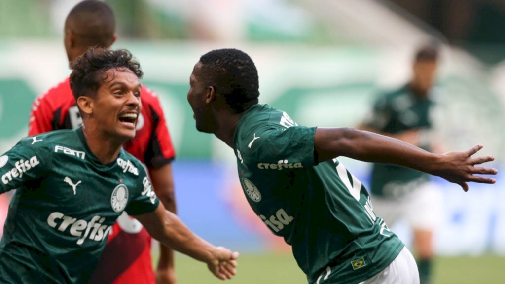 Palmeiras supera Athletico-Pr e vence pela terceira vez seguida em casa pelo brasileiro