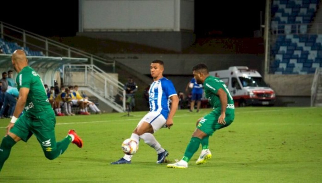 André Palma Ribeiro / Avaí FC - Rômulo foi tentou tudo, mas não foi suficiente para evitar a derrota