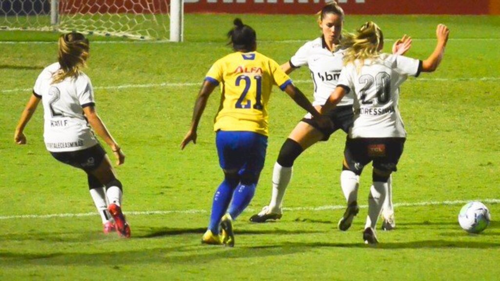 .PIERRE/AGIF - AGÊNCIA DE FOTOGRAFIA/ESTADÃO CONTEÚDO - Avaí Kindermann e Corinthians fizeram a final do Campeonato Brasileiro Feminino