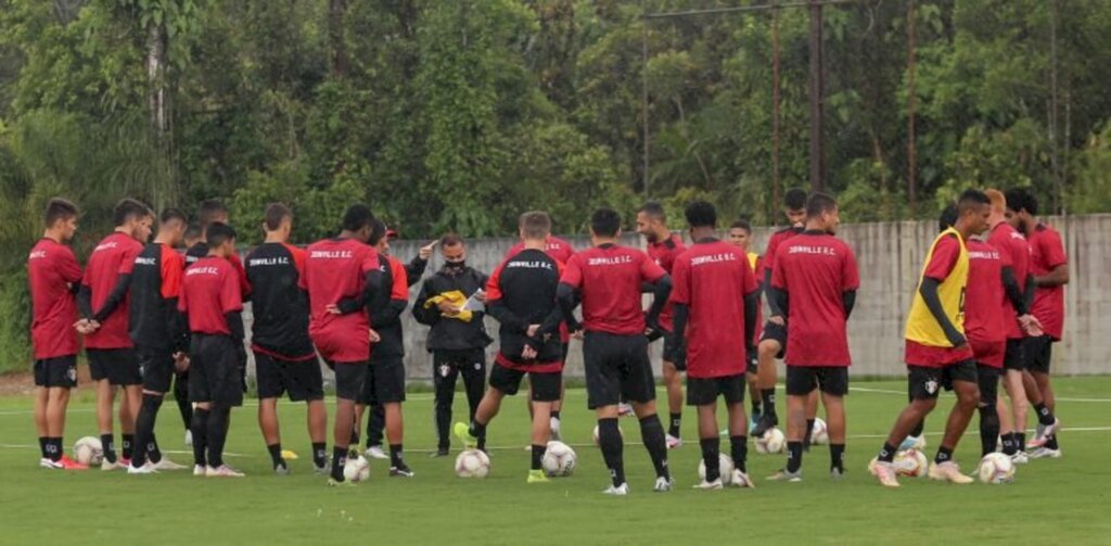 Joinville enfrenta o Marcílio Dias neste sábado (21)