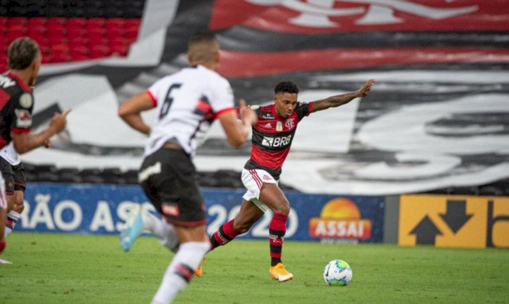 Flamengo sai na frente, mas cede o empate para o Atlético-GO no Maraca