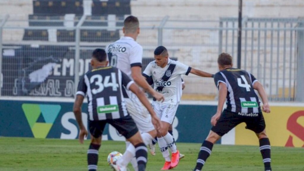 Ponte vira em cinco minutos sobre o Figueirense e se reabilita na Série B