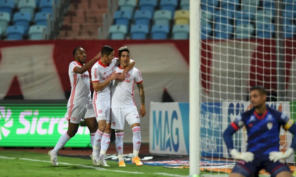 Inter vence Atlético Goianiense e tem vantagem na Copa do Brasil