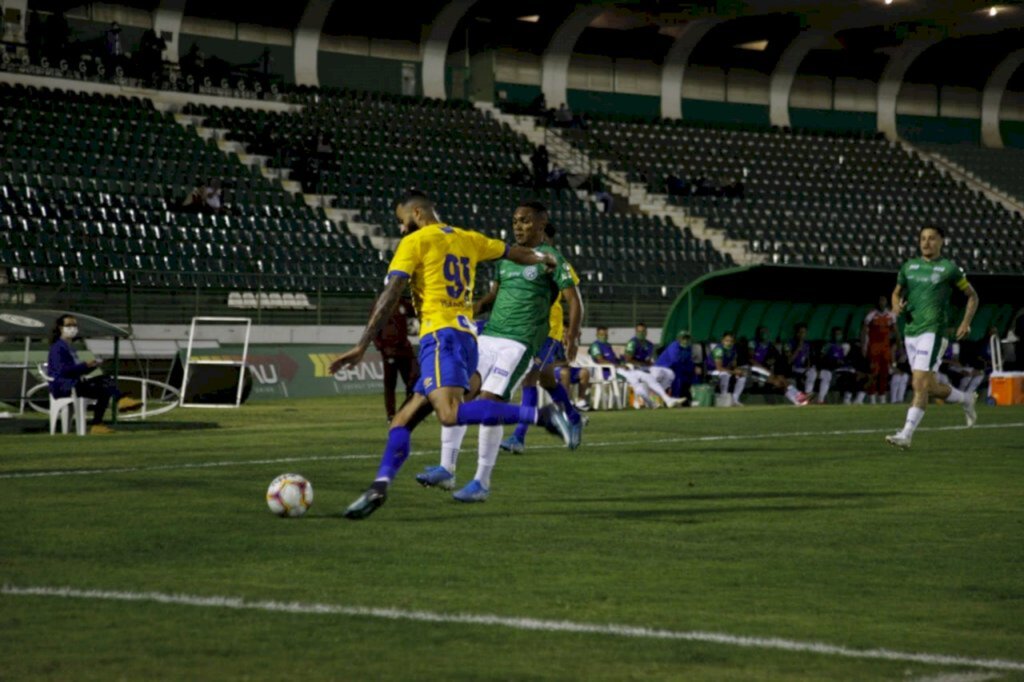 Avai é derrotado pelo Guarani por 2 x 1