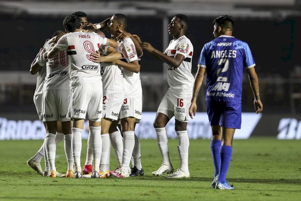 Tricolor vence o Binacional no Morumbi