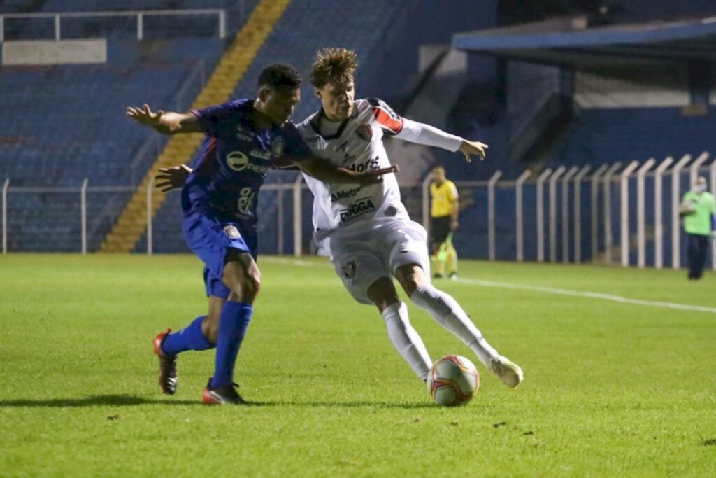 Foto: Vitor Forcellini/JEC - Em casa, São Caetano bate o JEC