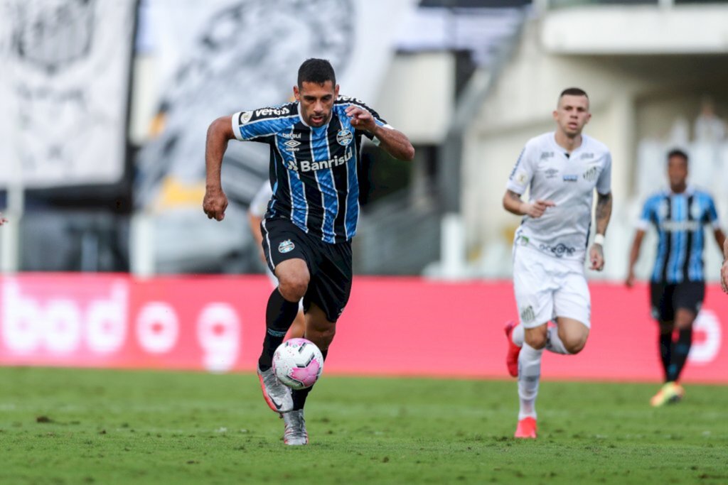 Grêmio acaba superado pelo Santos por 2 a 1