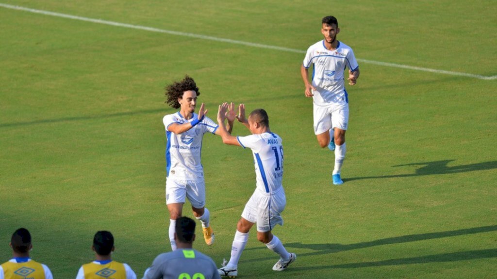 Avaí vence duelo 'leonino'