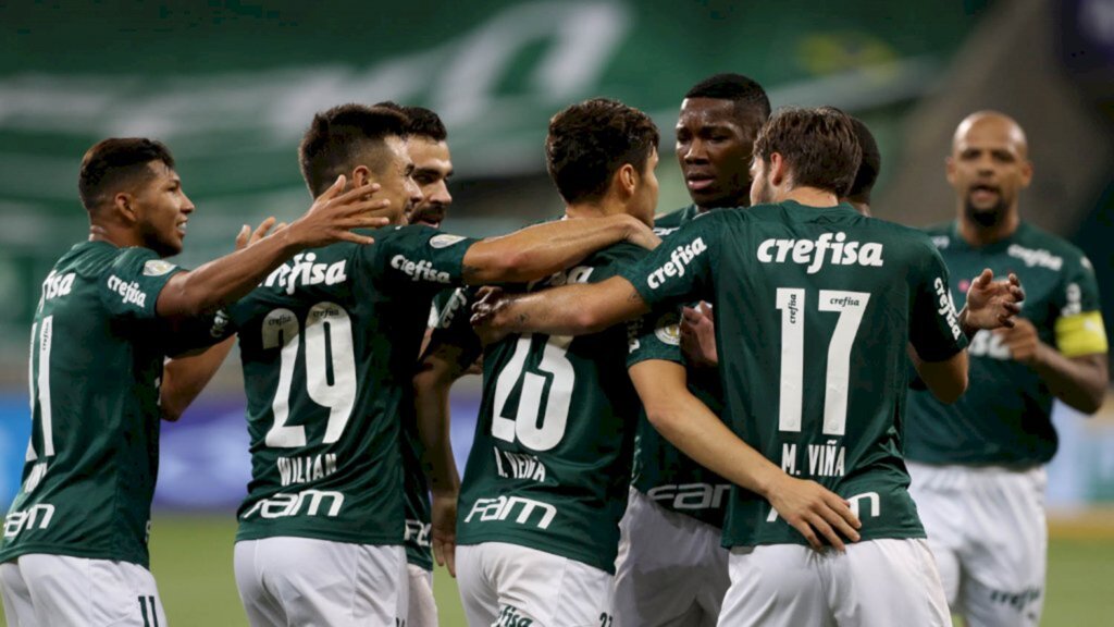 Palmeiras vence Ceará iguala a pontuação do vice-líder