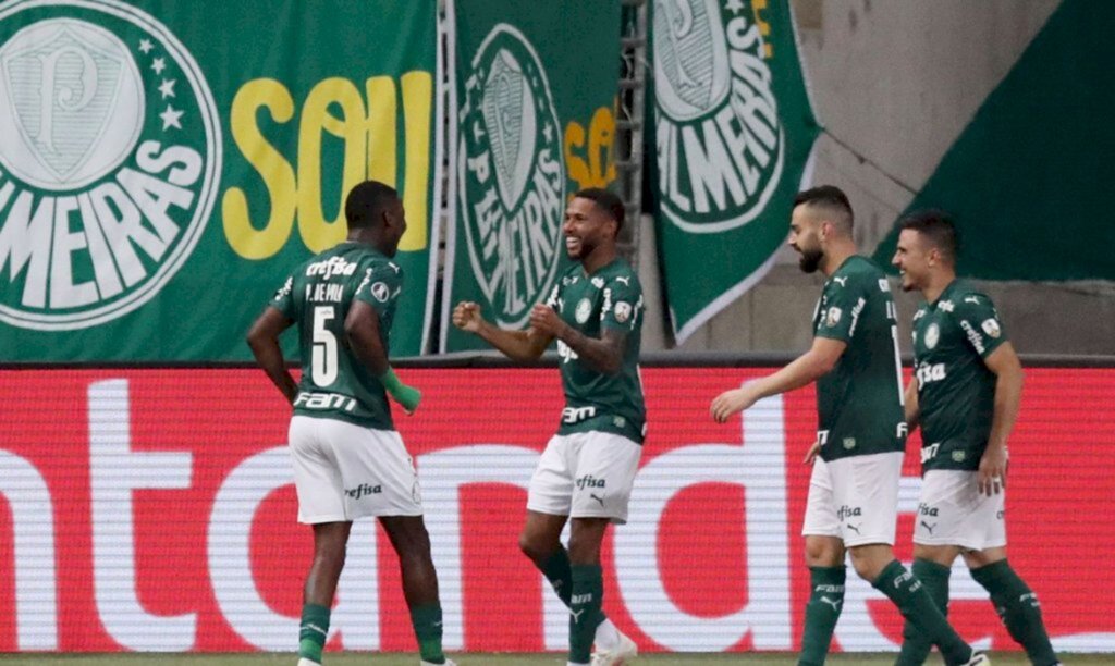 Libertadores: Palmeiras goleia Bolívar e avança para oitavas