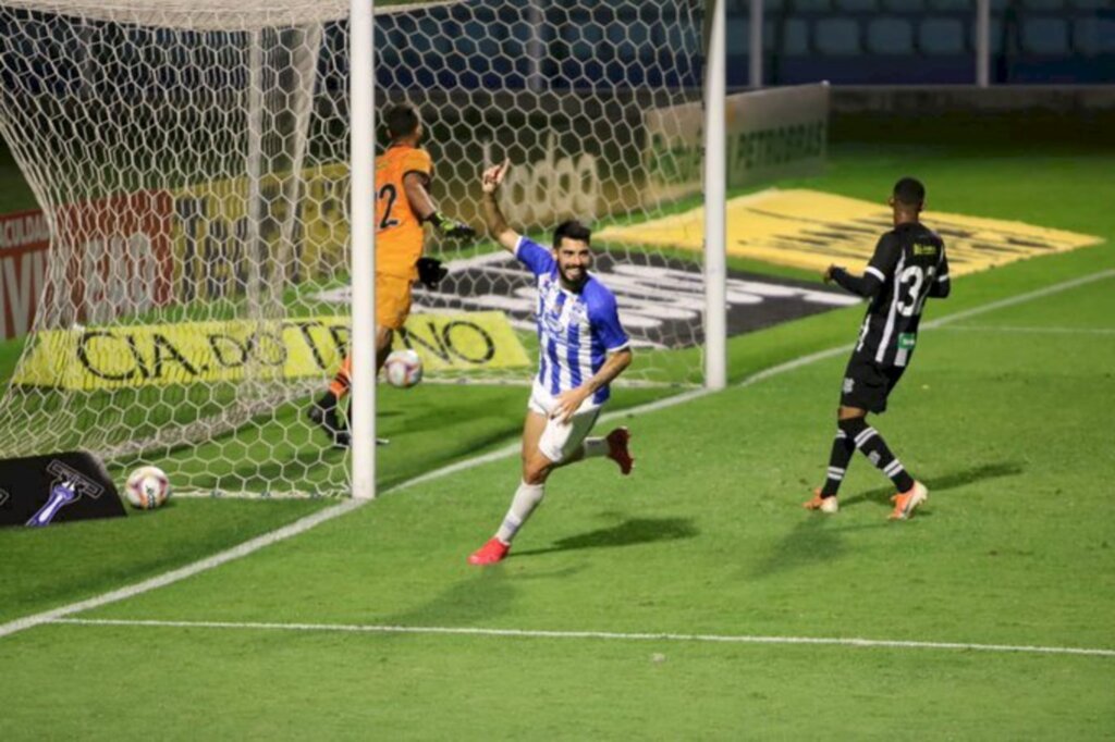 Em clássico Avaí vence o Figueirense