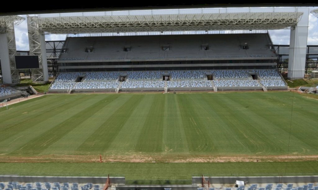 Avaí e Figueirense fazem clássico catarinense a partir das 19h15