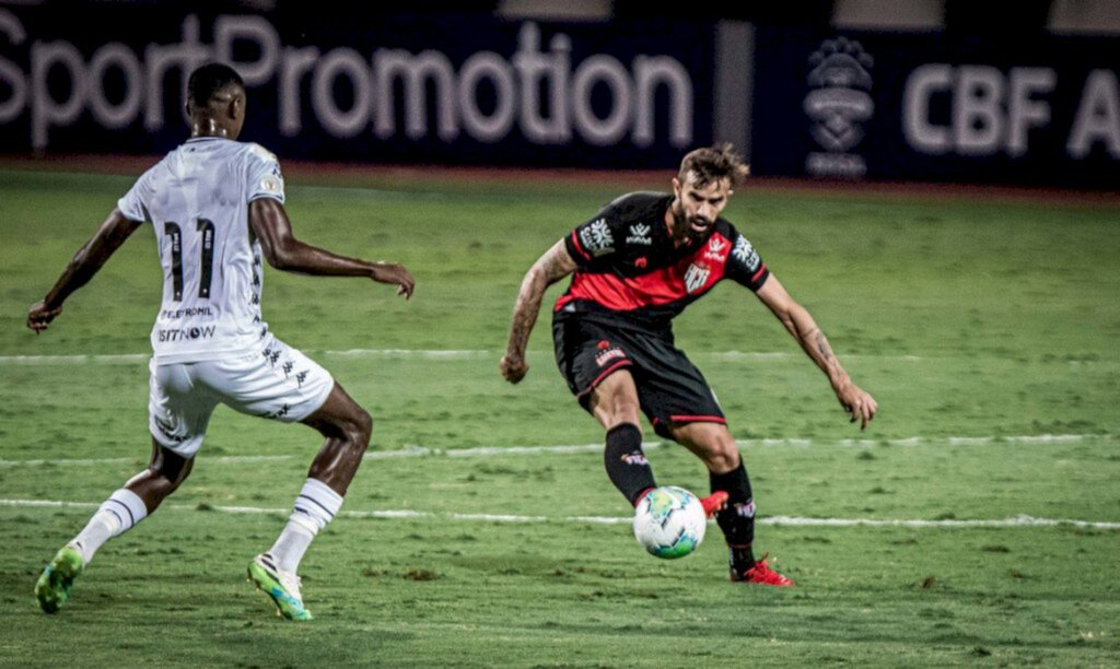 Atlético-GO e Botafogo empatam em 1 a 1 no estádio Olímpico