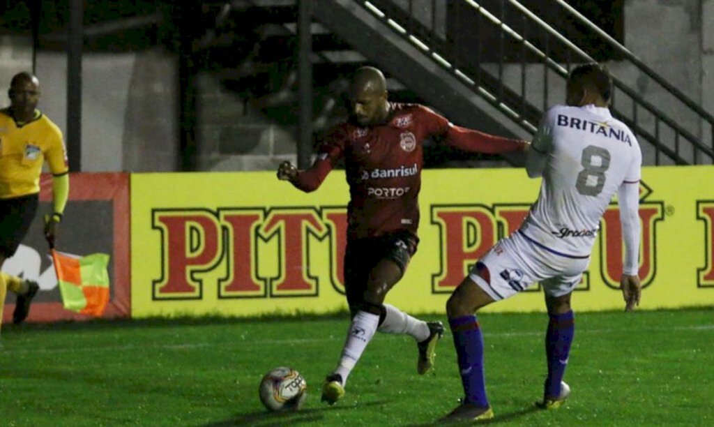 Série B: Paraná cede a empate contra Brasil de Pelotas no fim do jogo