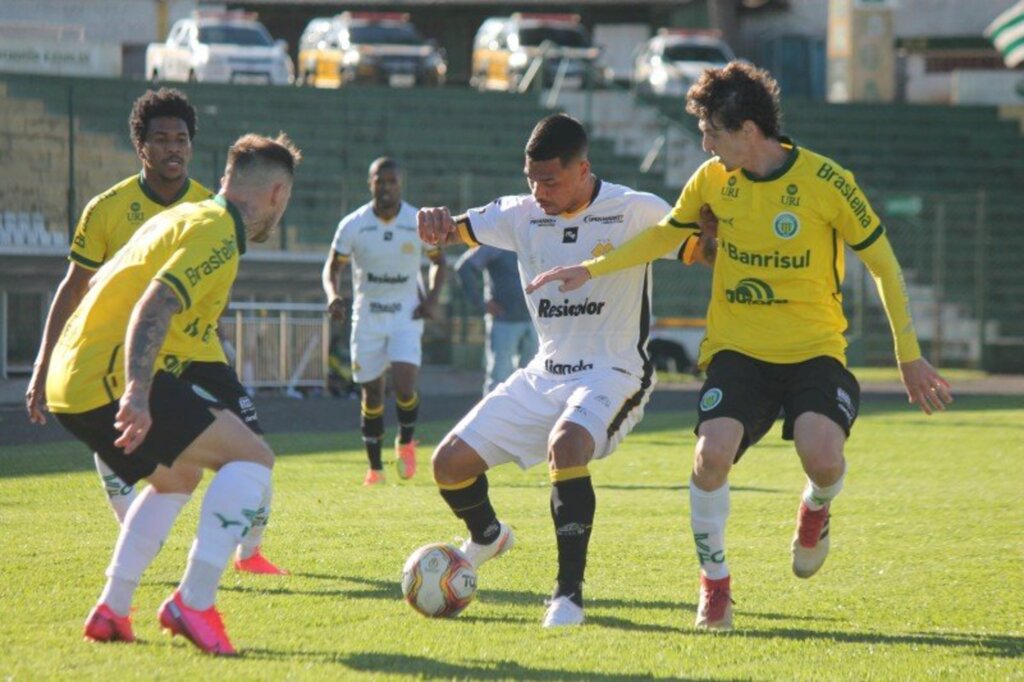 Criciúma perde a invencibilidade no Campeonato Brasileiro