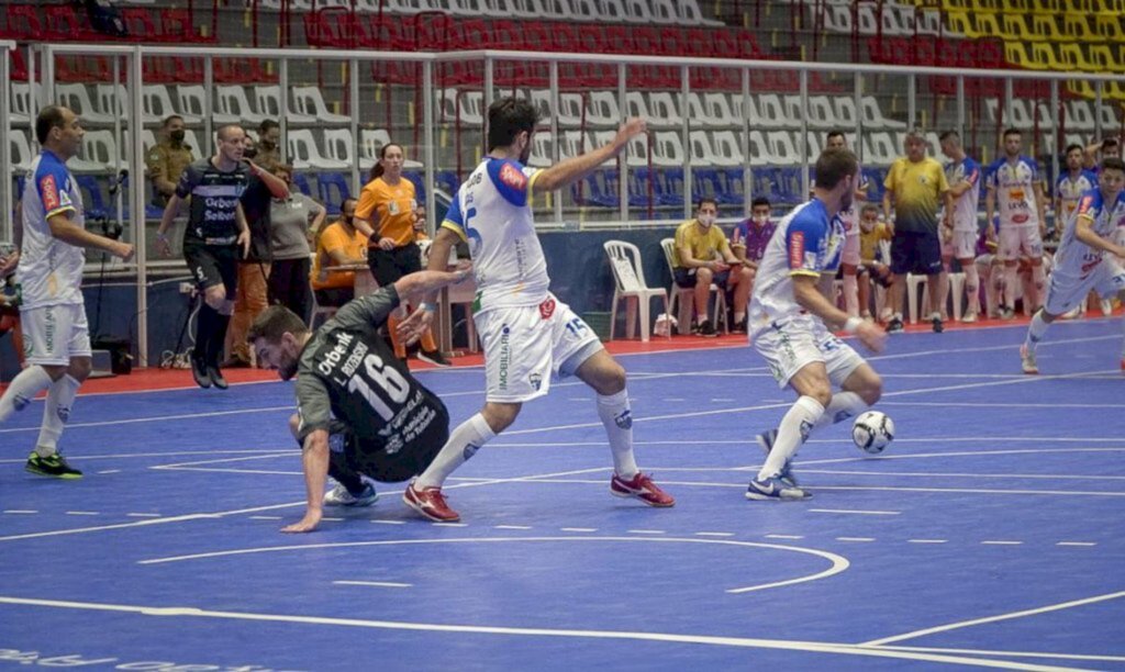 Liga Nacional de Futsal: Tubarão e Umuarama ficam no 1 a 1