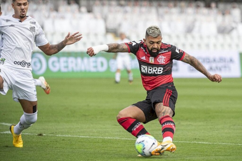 Flamengo vence o Santos por 1 a 0 na Vila Belmiro