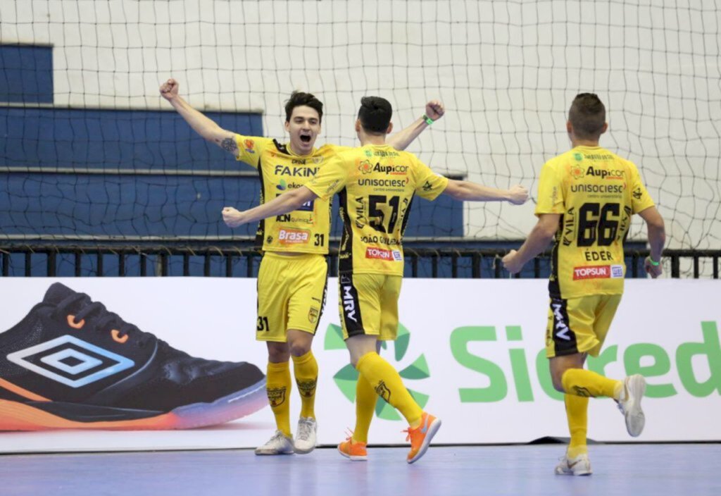 Jaraguá-SC vence Pato-PR pela Liga Nacional de Futsal