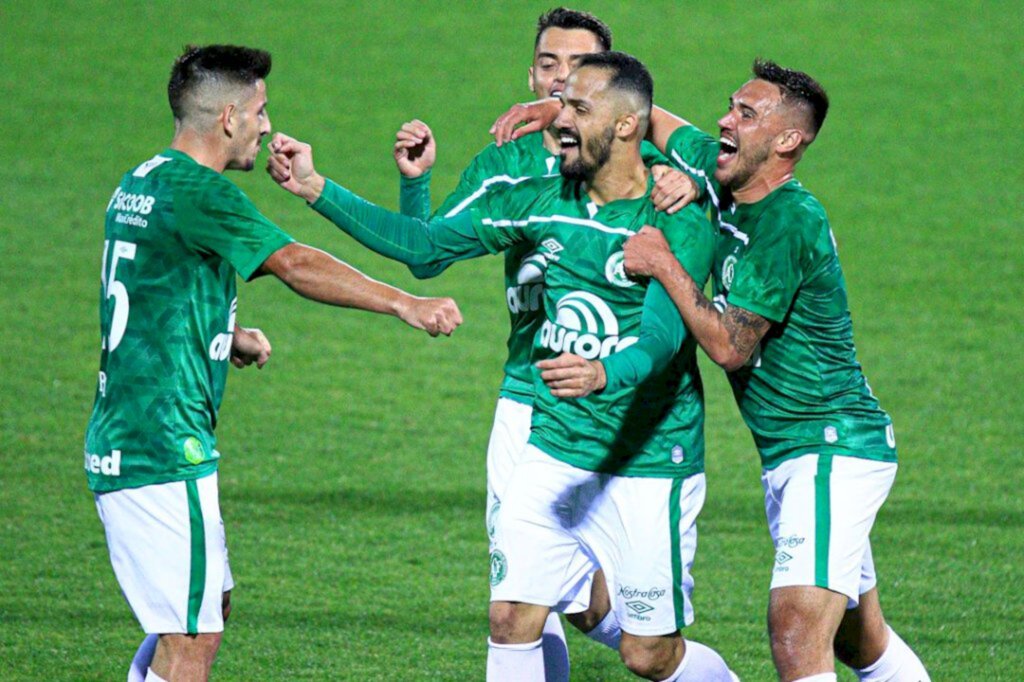 Chapecoense desbanca o Guarani e chega à terceira vitória consecutiva