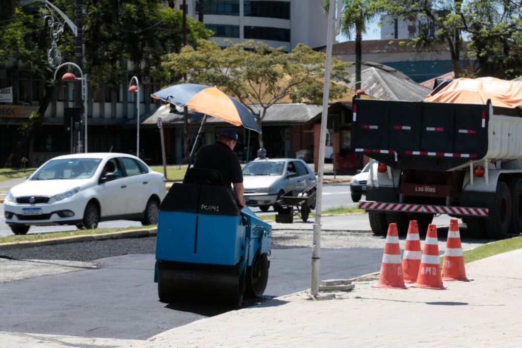Trânsito é liberado na avenida Dr. Albano Schulz após repavimentação