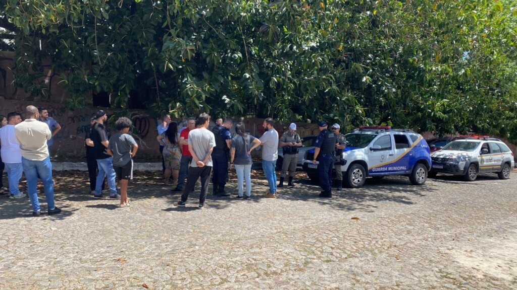 Furdunço fora do plenário
