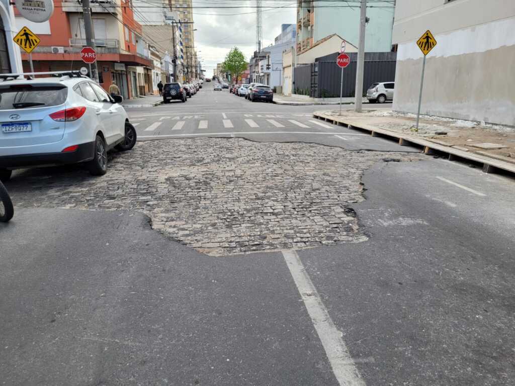 Sem fiscalização, segue o descaso