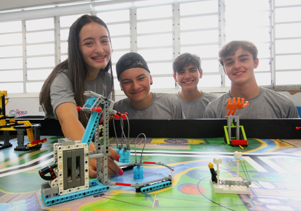 Estudantes de Pelotas participam de torneio estadual de robótica