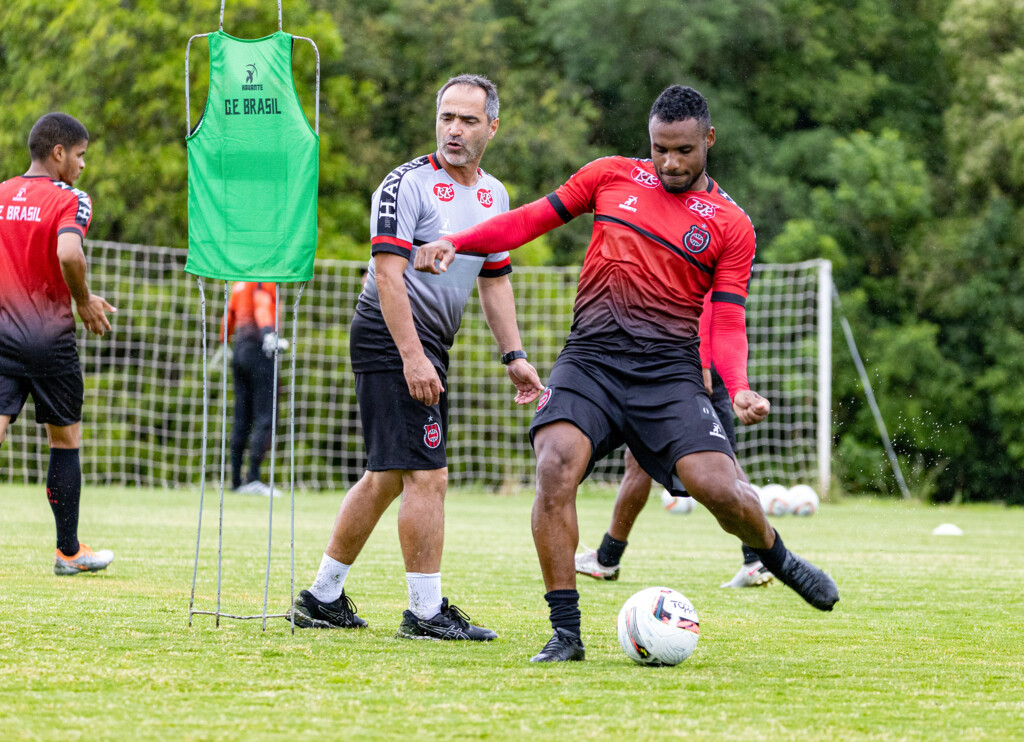Foto: Italo Santos - GEB - Rafael Dumas é um dos oito jogadores à disposição da comissão técnica de Rogério Zimmermann por enquanto
