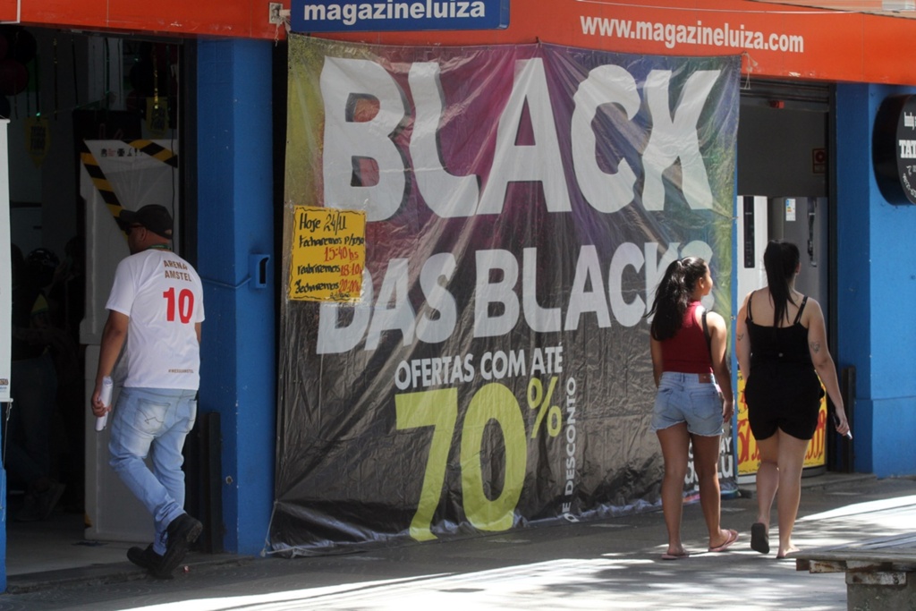 Foto: Jô Folha - DP - Física ou virtual, a Black Friday exige bastante atenção dos consumidores