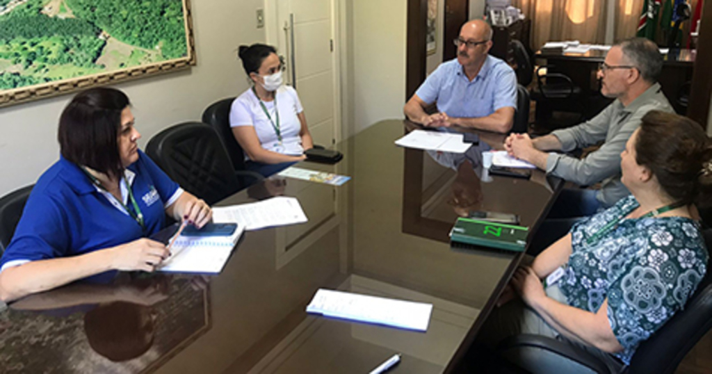  - Reunião entre o prefeito Kiko Canale e o setor da Saúde definiu ações de controle à disseminação da Covid