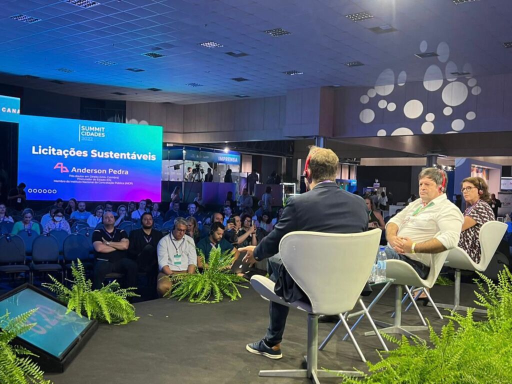 Joinville é destaque em painel sobre uso da tecnologia na Educação