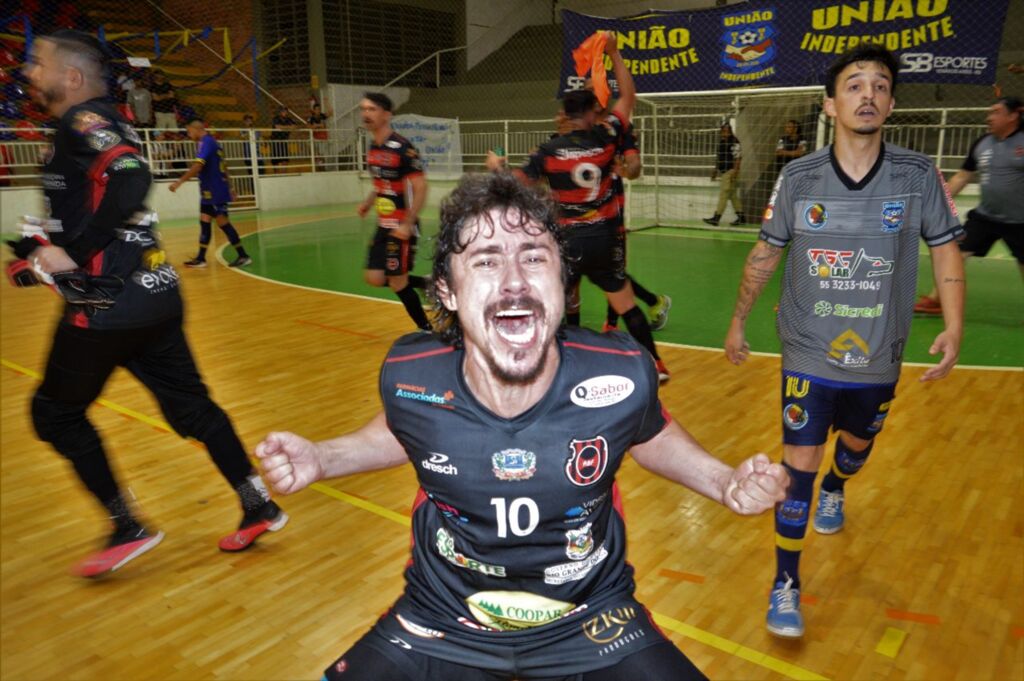 Foto: Guilherme Krüger - Rafinha Insaurriaga marcou um dos gols da vitória da ABF por 2 a 1 na prorrogação, após revés no tempo normal em São Sepé
