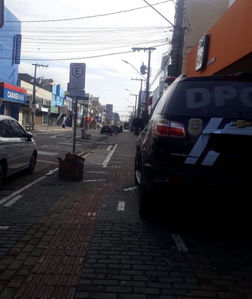 (Foto: Tiago Ghizoni/NSC) - Polícia Civil realiza operação para apurar crimes eleitorais praticados por funcionários públicos do Munícipio de Imbituba