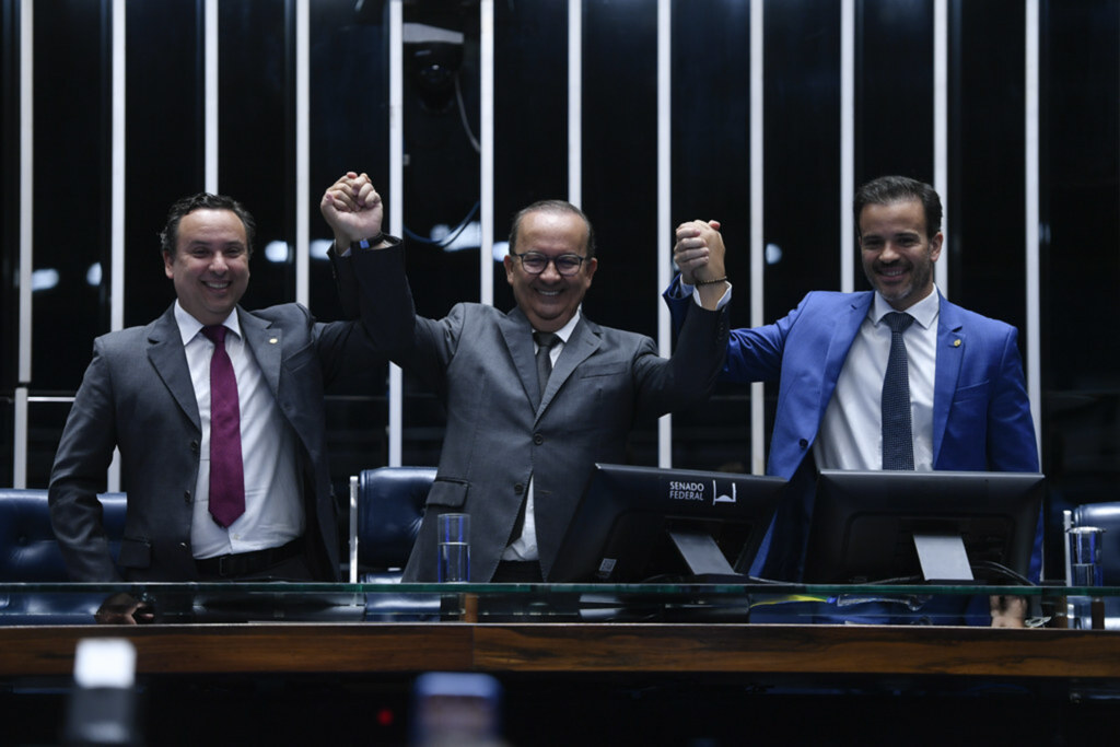 Eleito para o governo de SC, Jorginho Mello se despede do Senado