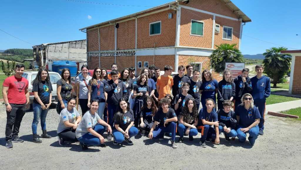 Projeto “Conhecendo os Destinos do Lixo” tem participação de alunos de Escolas e Universidades